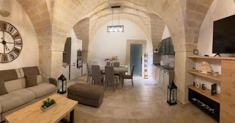 Lata Luxury Home Casa Vacanze Бриндизи Экстерьер фото